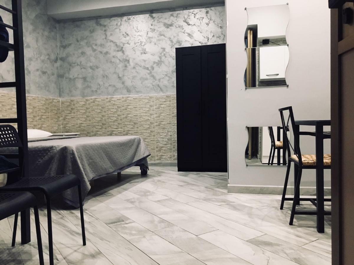 德戈若罗迷尼酒店 * 那不勒斯